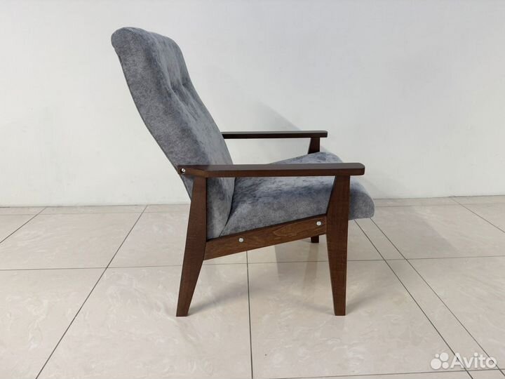Кресло массив бука с деревянными подлокотниками