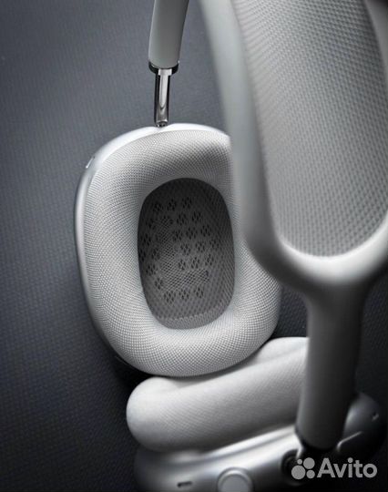 AirPods Max (Black and White)