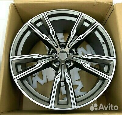 Диски BMW X5 G05 X6 G06 R22 стиль 747M