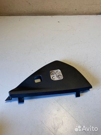 Накладка на торпедо правая Peugeot 308 CC EP6DT