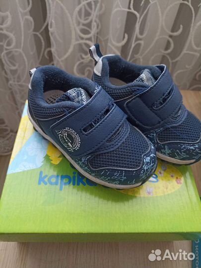 Продам детскую обувь