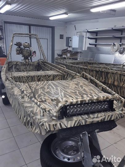 Лодка болотоход