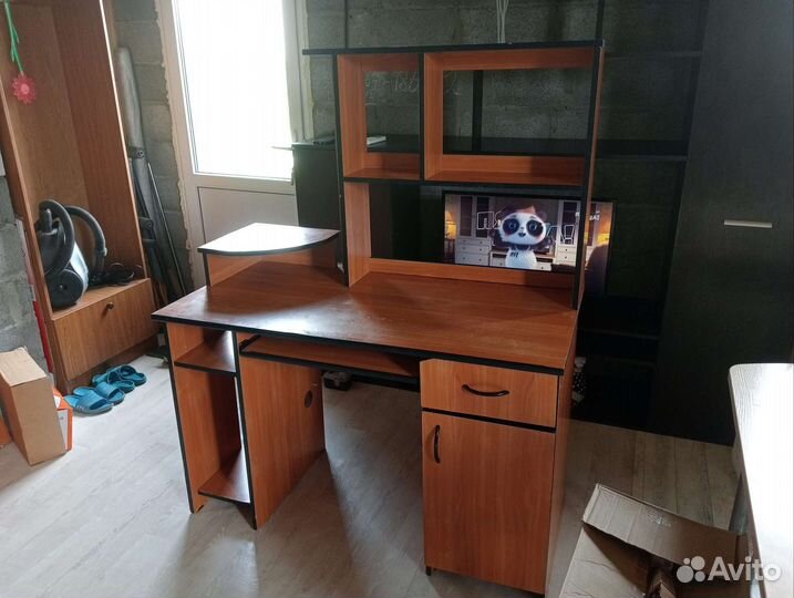 Компьютерный стол