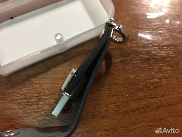 Флэшка в коже