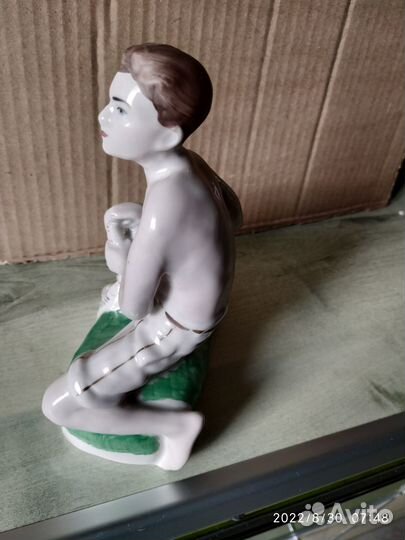 Статуэтка фарфоровая Мальчик гфз