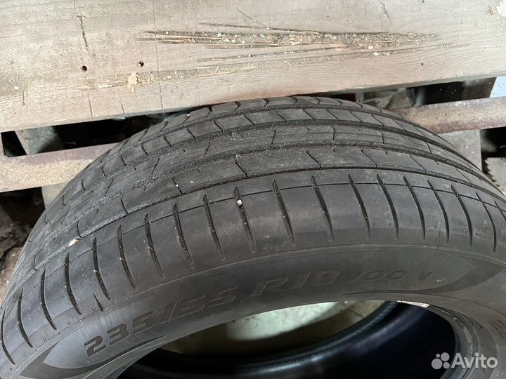 Pirelli P Zero 235/55 R18 100V