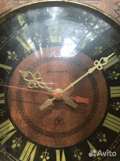 Часы старинные настенные Янтарь