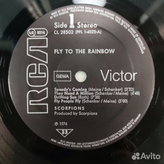 Scorpions – Fly To The Rainbow
