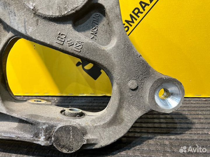 Рычаг подвески верхний задний левый Mercedes Benz