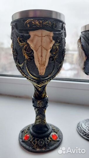 Бокал из декоративной смолы