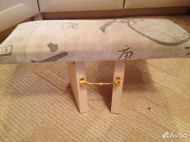 Скамейка для медитации и йоги