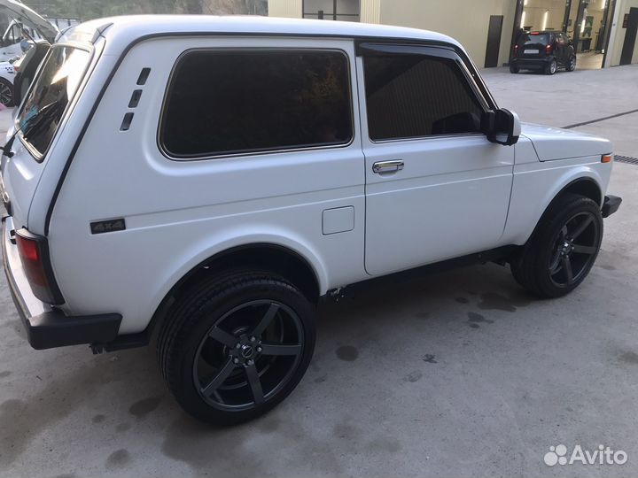 LADA 4x4 (Нива) 1.7 МТ, 2011, 150 000 км