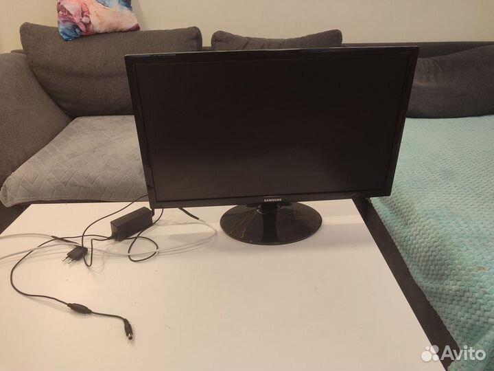 Монитор 24' samsung S24D300H