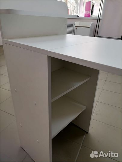 Маникюрный стол складной