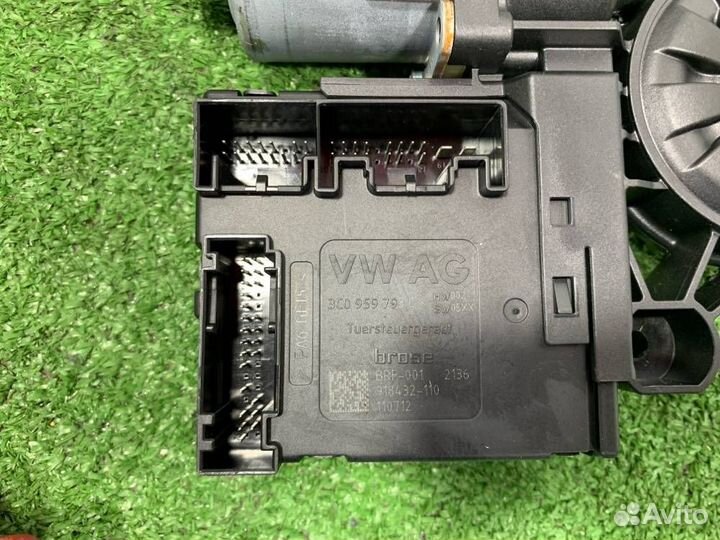 Моторчик стеклоподъемника передний Volkswagen