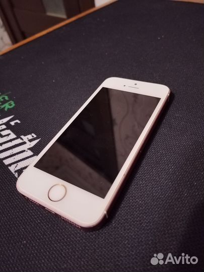 iPhone SE, 32 ГБ