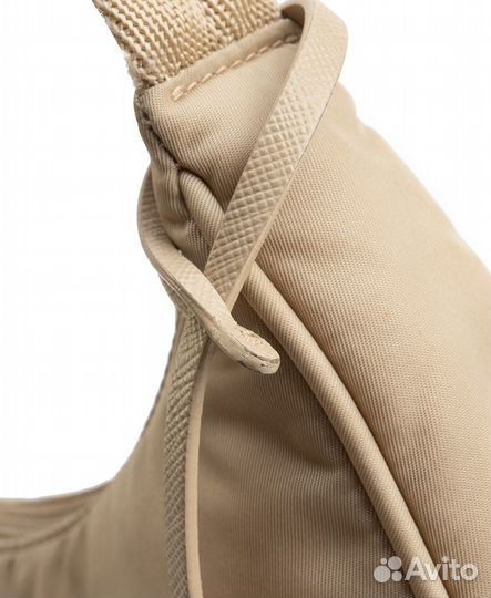 Сумка Prada Re-Edition 2000