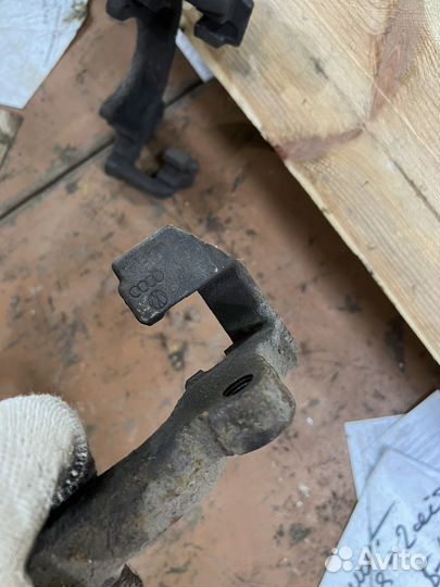 Скобы суппорта 288мм