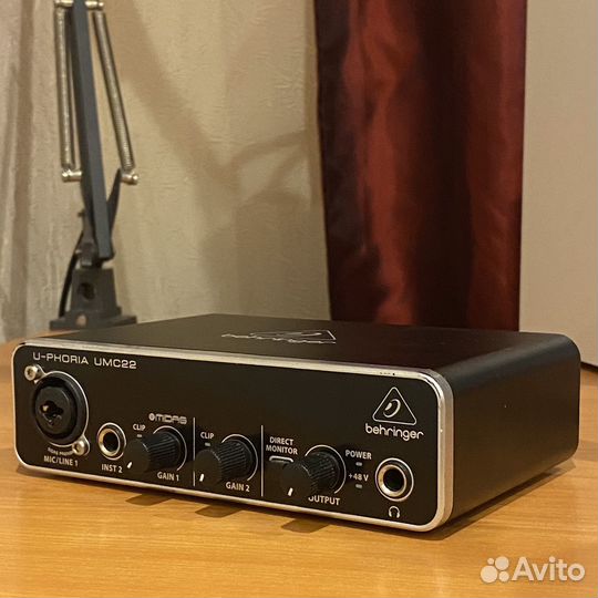 Звуковая карта Behringer UMC22
