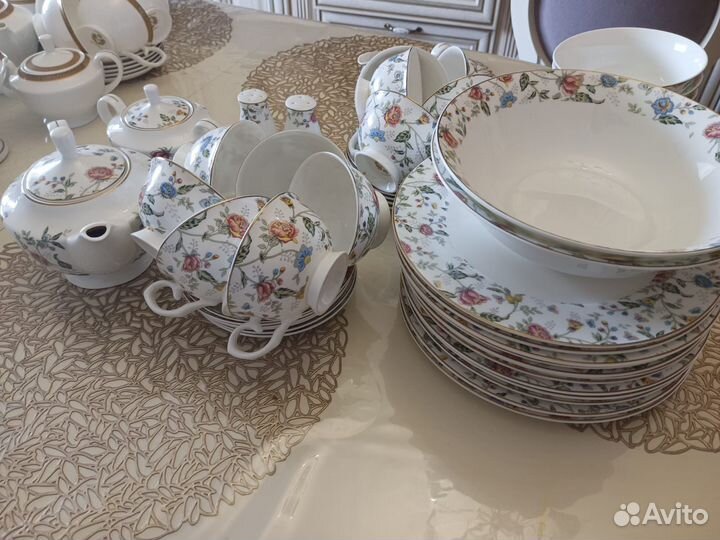 Набор столовой посуды на 12 персон