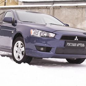 Заглушка пер. бампера Mitsubishi zrml038102