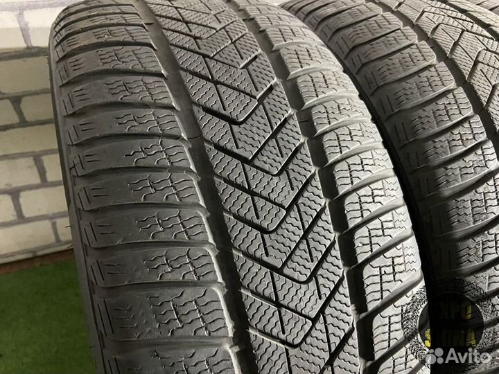 Pirelli Scorpion Winter 315/35 R21 и 275/40 R21 111V