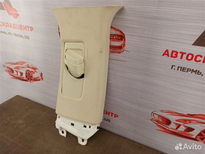 Обшивка стойки у ремня Lexus RX4 с 2015 года