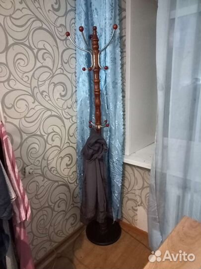 Вешалка в прихожую