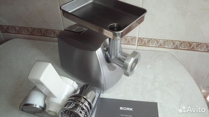 Мясорубка электрическая bork 500 + Овощерезка