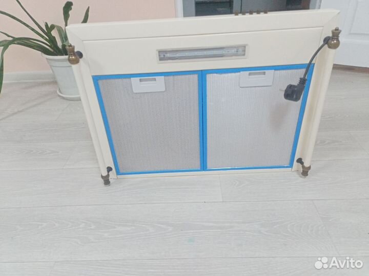 Кухонная вытяжка 60 см