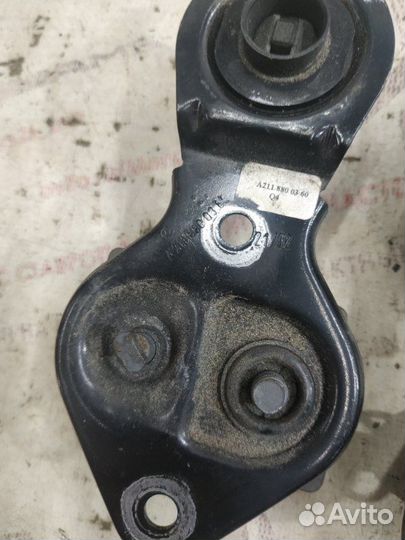 Отбойник капота Mercedes E-Class W211