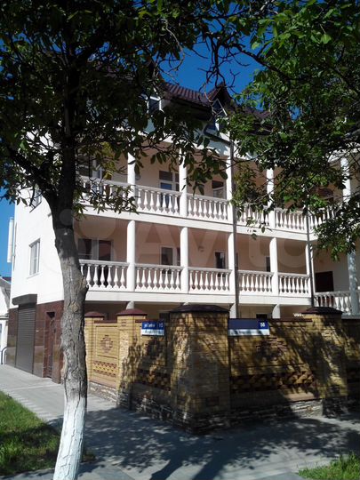 Дом 400 м² на участке 4 сот.