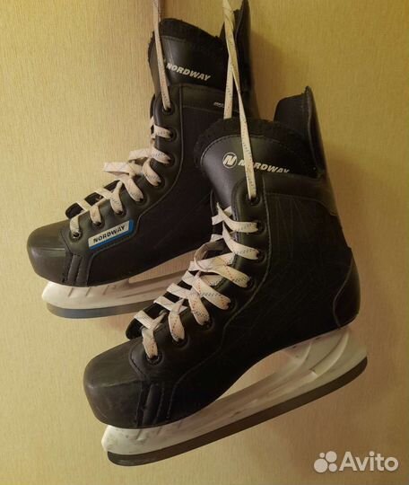 Коньки хоккейные