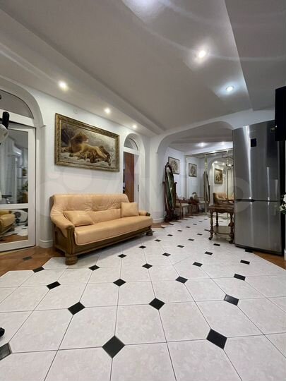 3-к. квартира, 90 м², 3/4 эт.