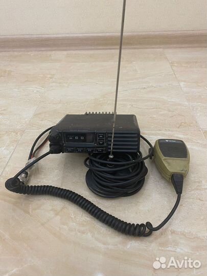Автомобильная рация с антенной