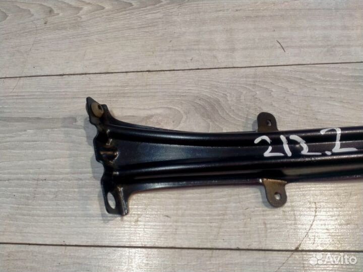 Распорка передняя правая Mercedes-Benz 212.036 E
