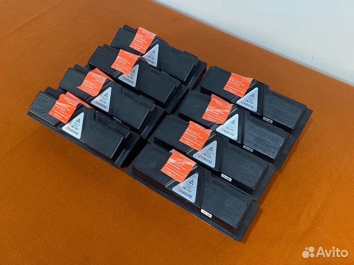 Новые оригинальные картриджи Kyocera TK-170-35шт