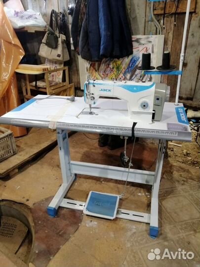 Швейная машинка Jack F4