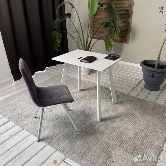 Компьютерный стол Ник 80*60 см. белые ножки