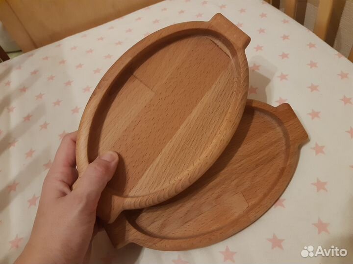 Два деревянных подноса
