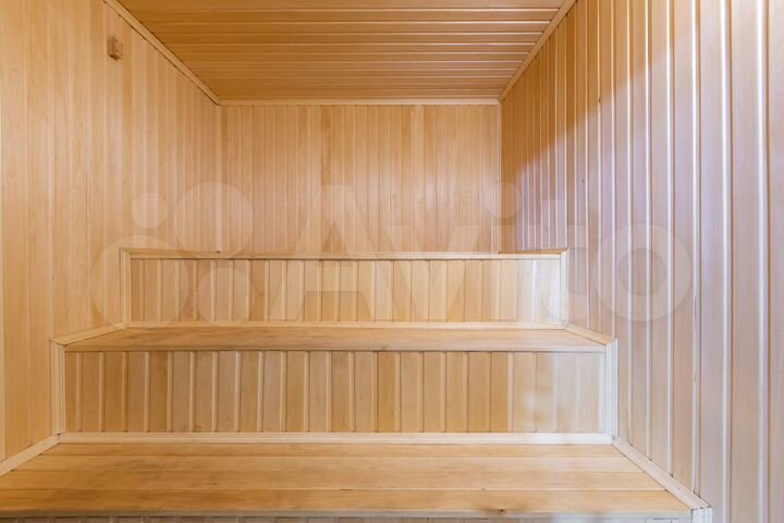 Коттедж 450 м² на участке 15 сот.