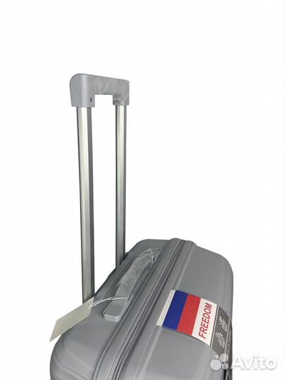 Чемодан из полипропилена, светло серый, размер M