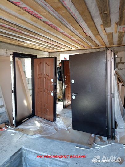 Толстая дверь входная в дом