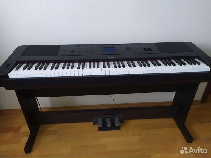 Цифровое пианино синтезатор yamaha DGX-660