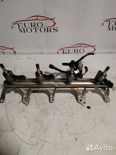 Топливная рейка Volkswagen Passat CAB