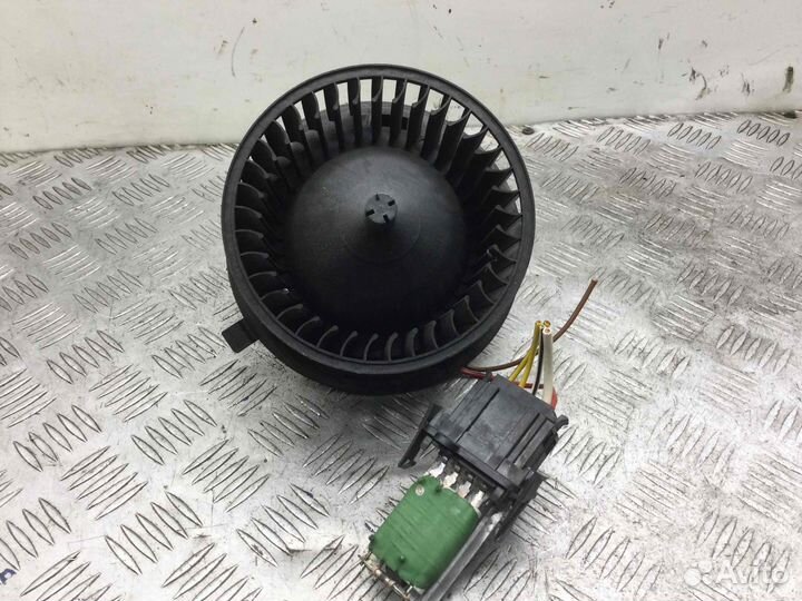 Моторчик печки Volkswagen Golf 1h1819021 1y