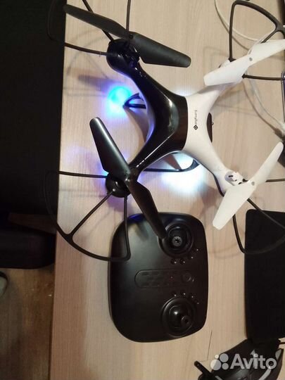 Квадрокоптер DongHuang с камерой