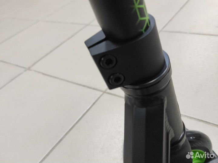 Самокат трюковой TT Vespa XL зеленый