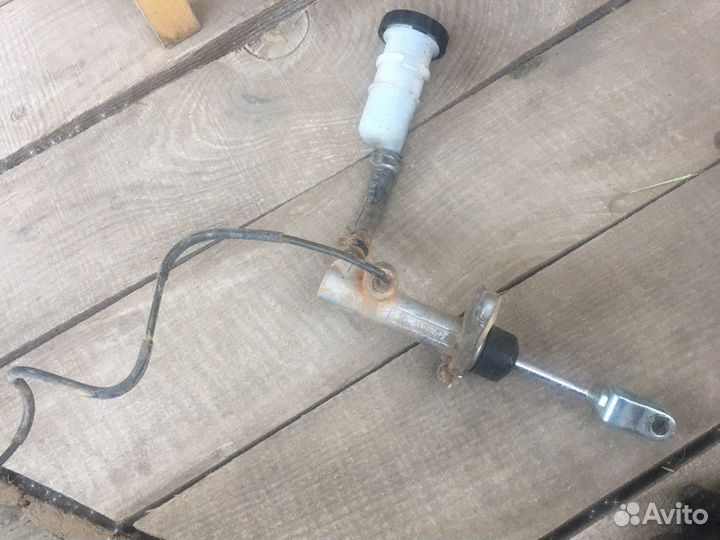 Главный и рабочий цилиндры сцепления