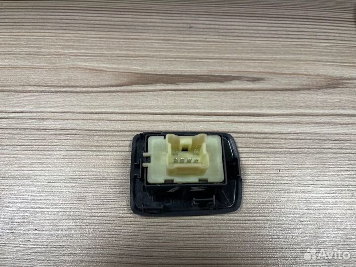 Кнопка стеклоподъемника Renault Logan